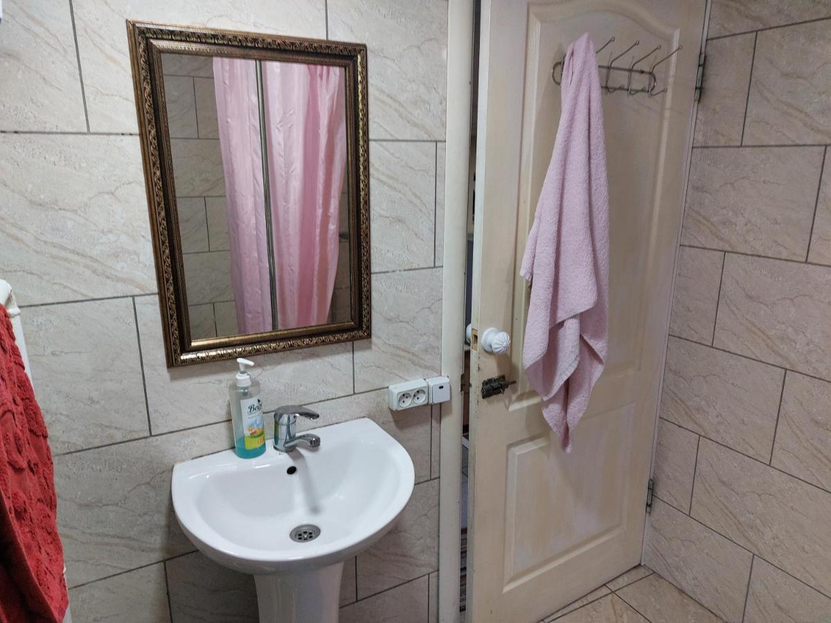 Konok Center Osh Hotel Luaran gambar