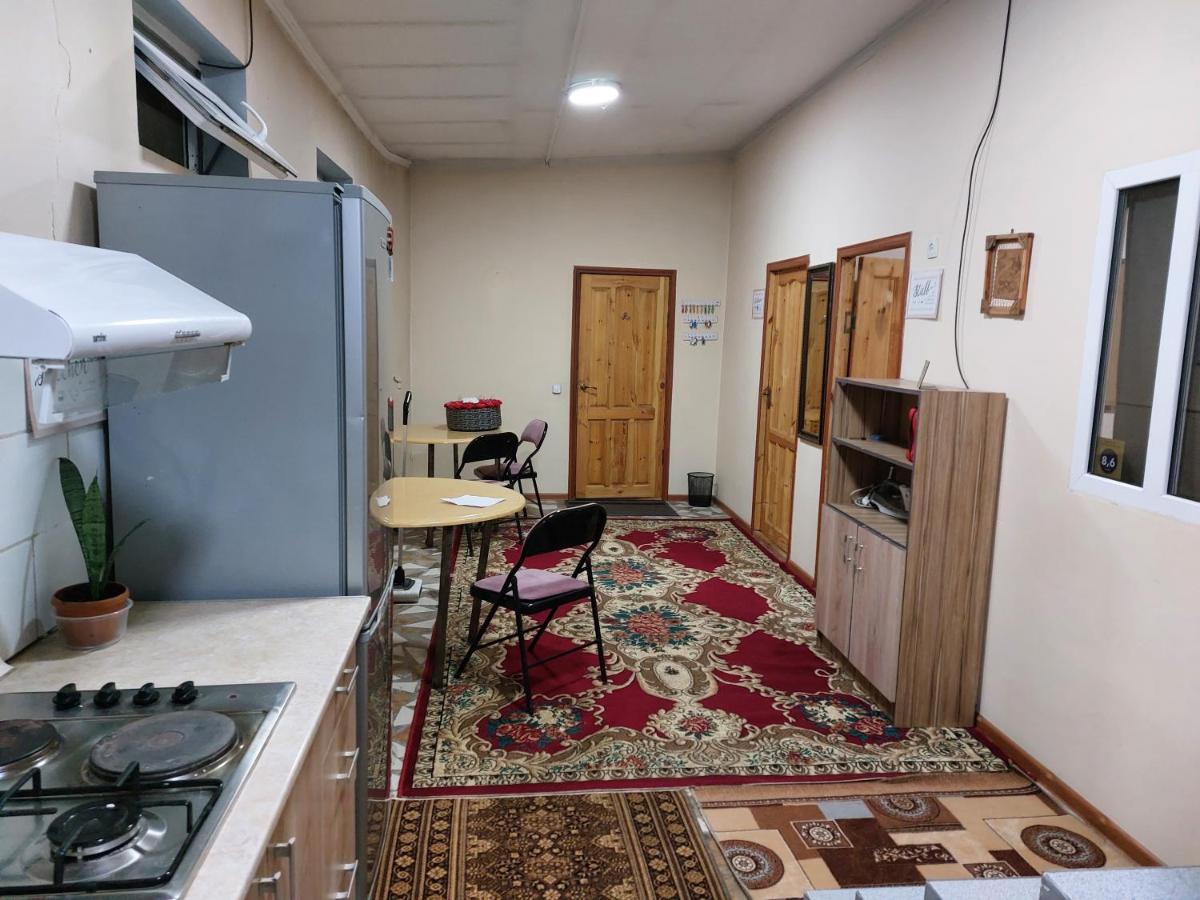 Konok Center Osh Hotel Luaran gambar