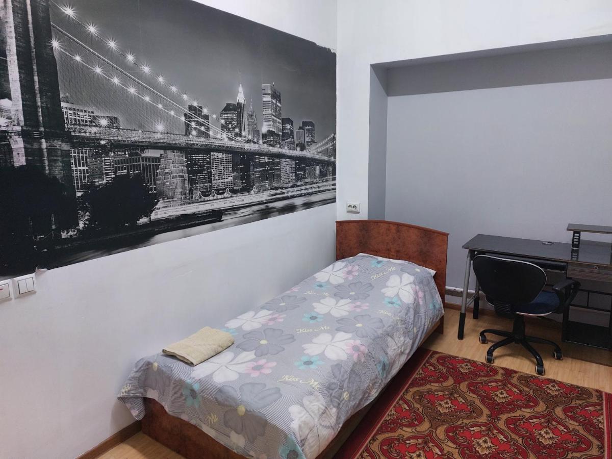 Konok Center Osh Hotel Luaran gambar