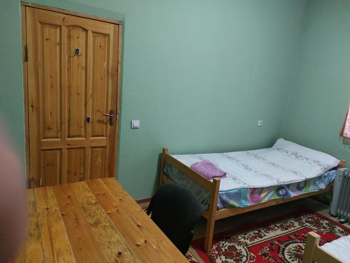 Konok Center Osh Hotel Luaran gambar