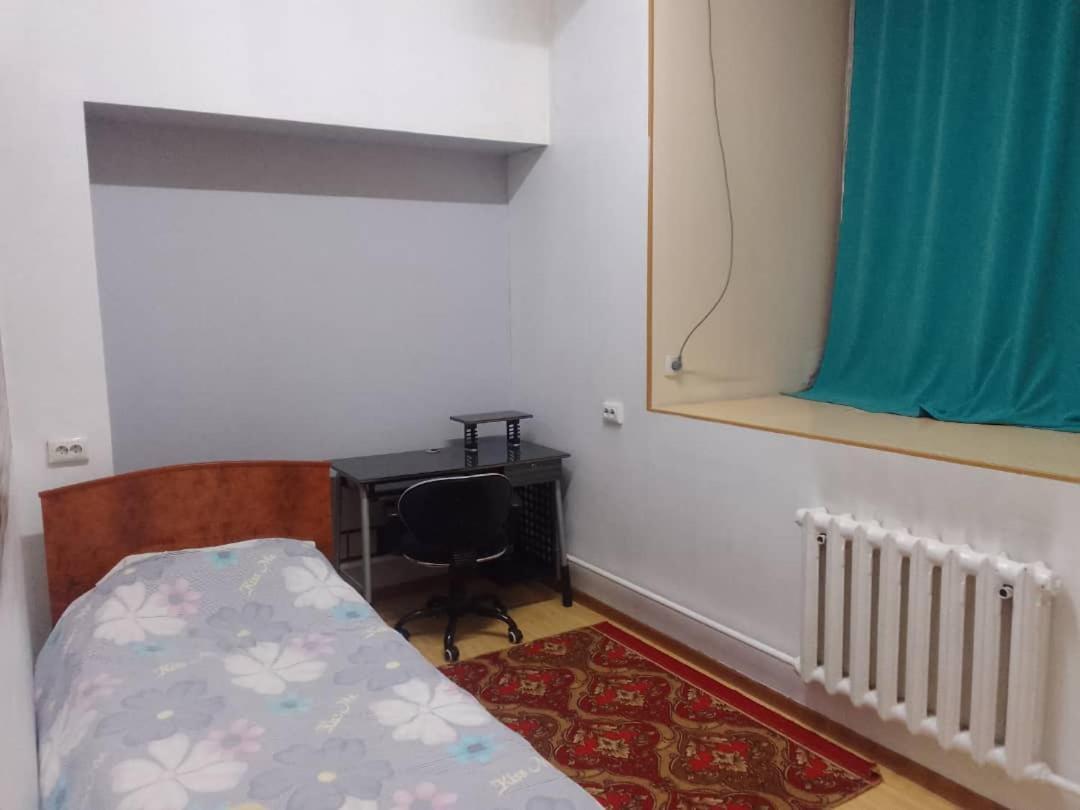 Konok Center Osh Hotel Luaran gambar